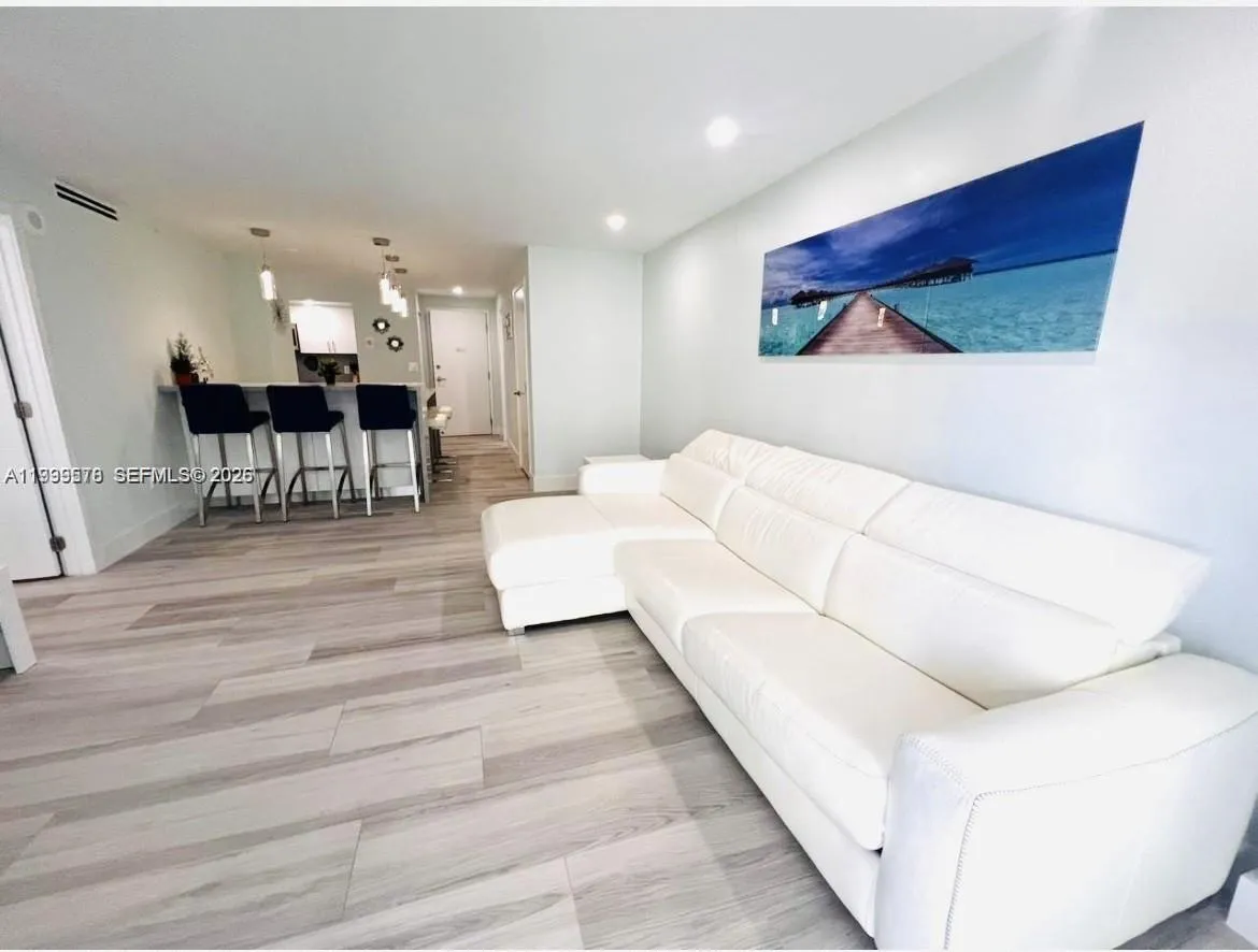 6917 Collins Ave 806, Miami Beach, Florida 33141, Miami Beach, Florida 33141, 1 Bedroom Bedrooms, ,1 BathroomBathrooms,Residential Lease,For Rent,6917 Collins Ave 806, Miami Beach, Florida 33141,A11999578