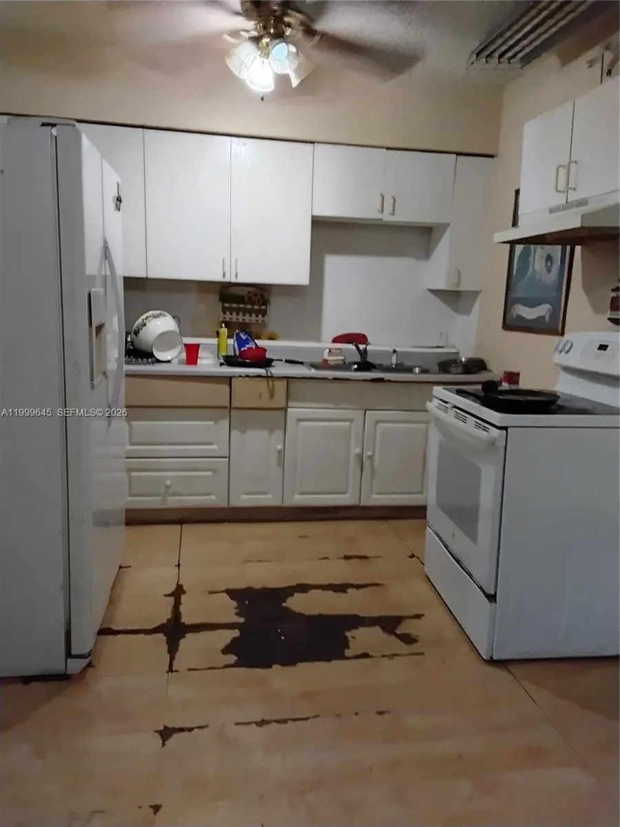 2124 Nw 81st St, Miami, Florida 33147, Miami, Florida 33147, 2 Bedrooms Bedrooms, ,1 BathroomBathrooms,Residential,For Sale,2124 Nw 81st St, Miami, Florida 33147,A11999645