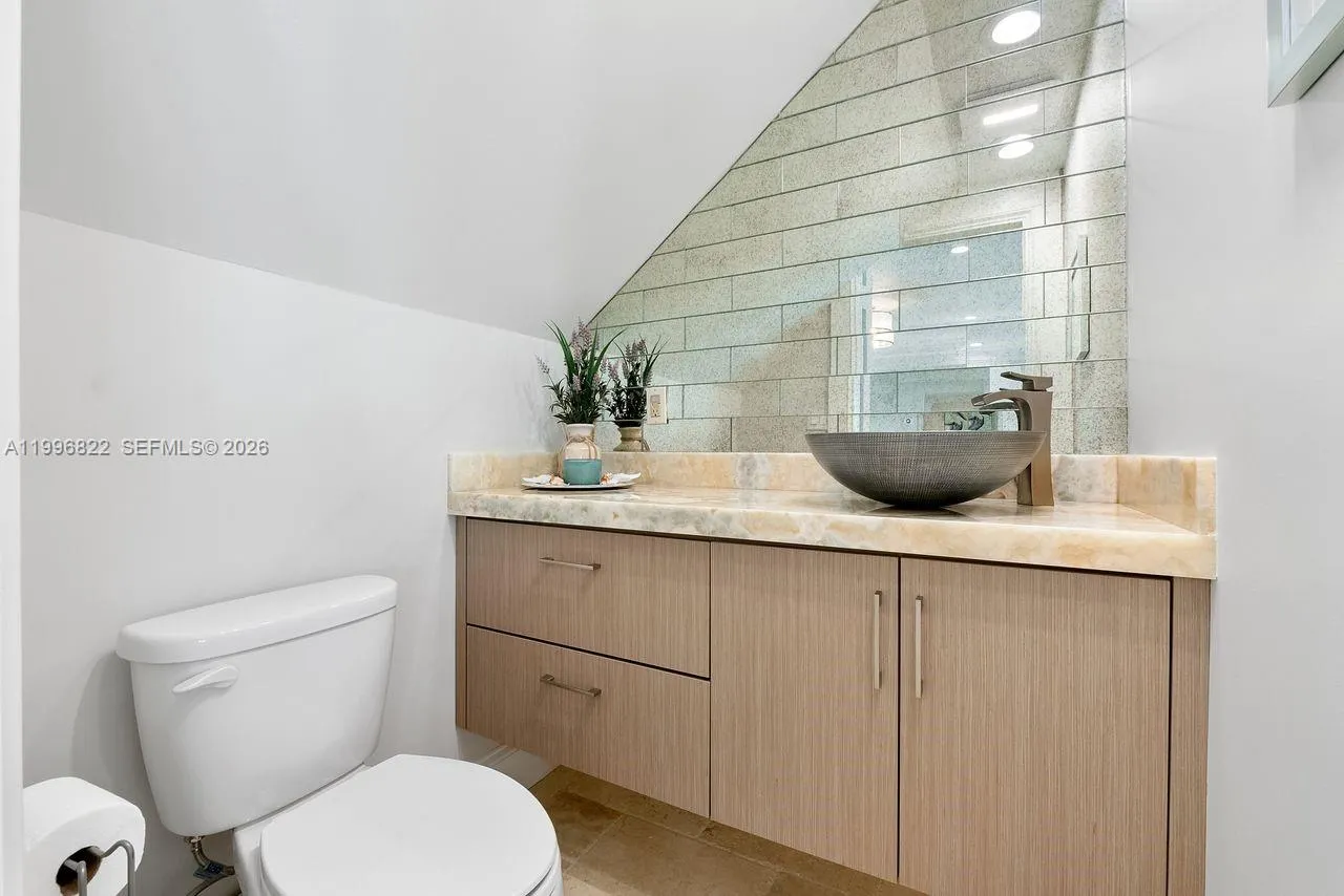 3333 Ne 30th Ave, Lighthouse Point, Florida 33064, Lighthouse Point, Florida 33064, 5 Bedrooms Bedrooms, 8 Rooms Rooms,5 BathroomsBathrooms,Residential,For Sale,3333 Ne 30th Ave, Lighthouse Point, Florida 33064,A11996822