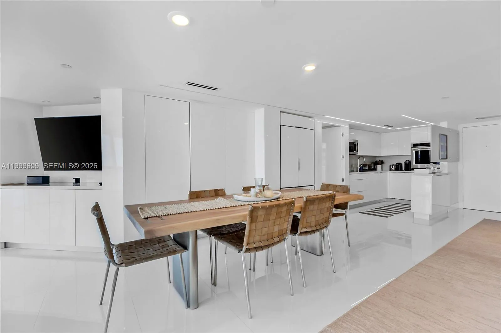 6301 Collins Ave 2103, Miami Beach, Florida 33141, Miami Beach, Florida 33141, 2 Bedrooms Bedrooms, ,2 BathroomsBathrooms,Residential Lease,For Rent,6301 Collins Ave 2103, Miami Beach, Florida 33141,A11999659