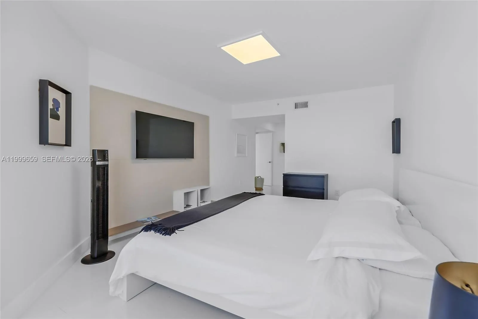 6301 Collins Ave 2103, Miami Beach, Florida 33141, Miami Beach, Florida 33141, 2 Bedrooms Bedrooms, ,2 BathroomsBathrooms,Residential Lease,For Rent,6301 Collins Ave 2103, Miami Beach, Florida 33141,A11999659