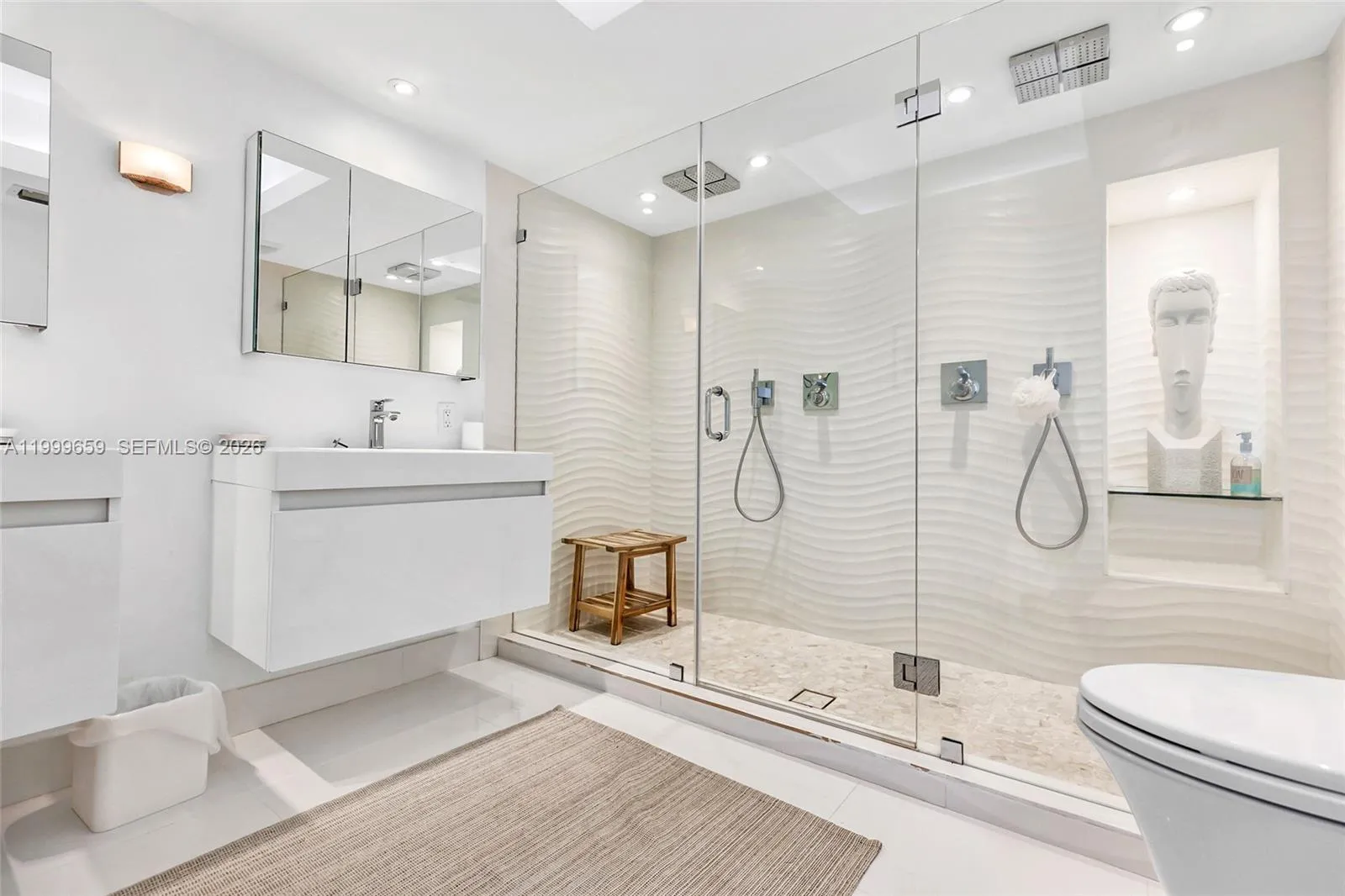 6301 Collins Ave 2103, Miami Beach, Florida 33141, Miami Beach, Florida 33141, 2 Bedrooms Bedrooms, ,2 BathroomsBathrooms,Residential Lease,For Rent,6301 Collins Ave 2103, Miami Beach, Florida 33141,A11999659