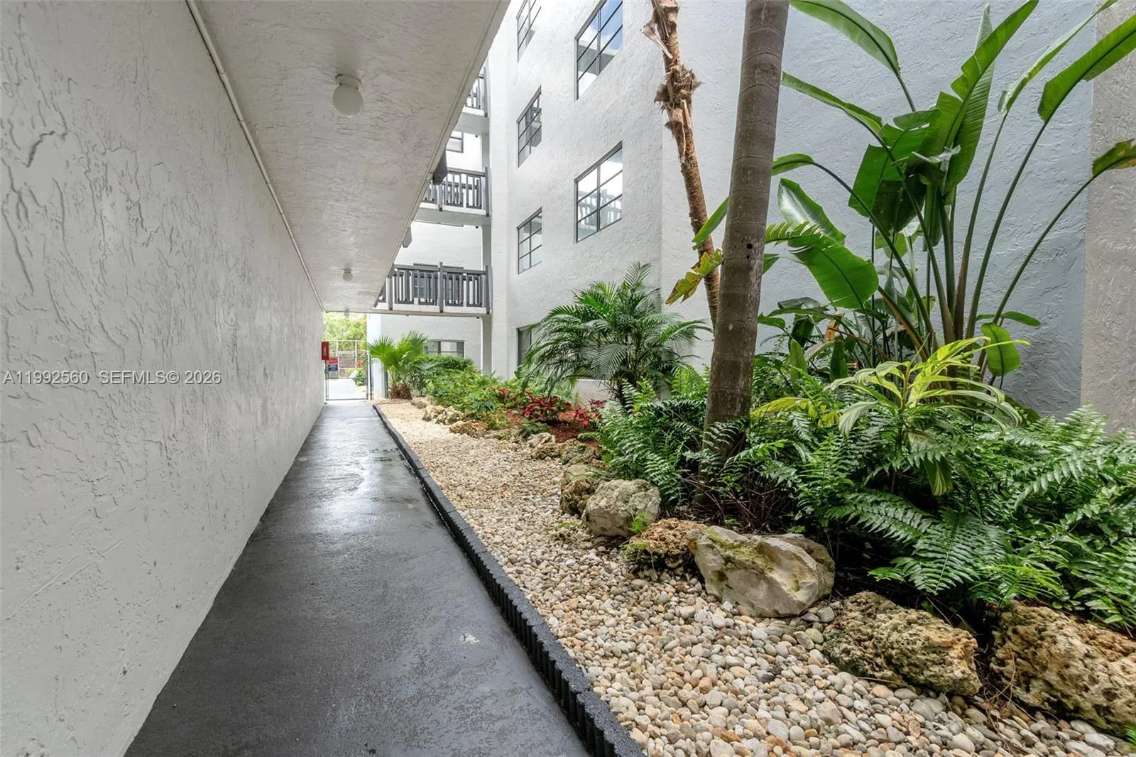 1021 Mockingbird Ln 302, Plantation, Florida 33324, Plantation, Florida 33324, 2 Bedrooms Bedrooms, ,2 BathroomsBathrooms,Residential,For Sale,1021 Mockingbird Ln 302, Plantation, Florida 33324,A11992560