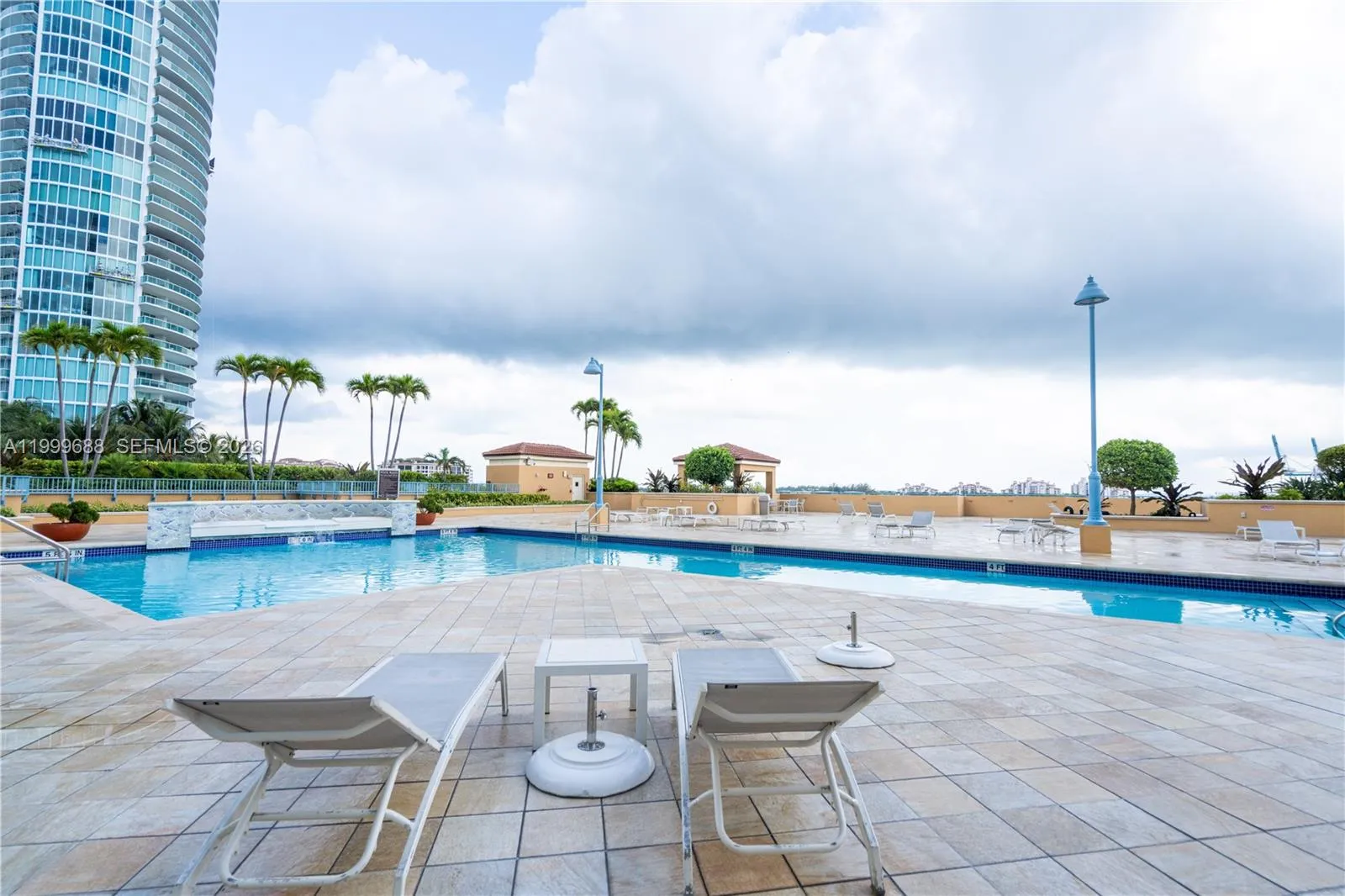 90 Alton Rd 2807, Miami Beach, Florida 33139, Miami Beach, Florida 33139, 1 Bedroom Bedrooms, ,1 BathroomBathrooms,Residential Lease,For Rent,90 Alton Rd 2807, Miami Beach, Florida 33139,A11999688