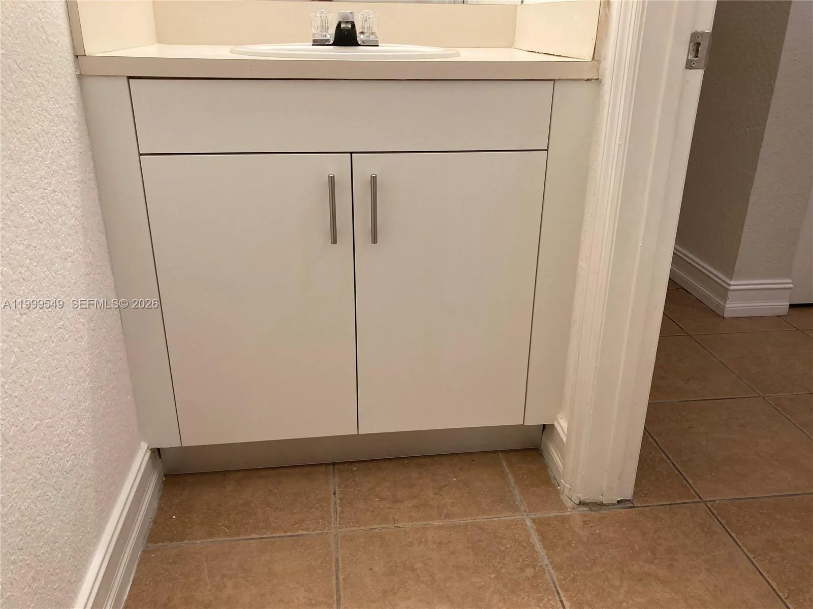 7985 Nw 8th St 105a, Miami, Florida 33126, Miami, Florida 33126, 2 Bedrooms Bedrooms, ,2 BathroomsBathrooms,Residential Lease,For Rent,7985 Nw 8th St 105a, Miami, Florida 33126,A11999549