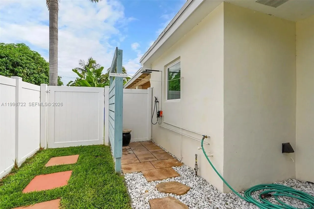 Pompano Beach, Florida 33060, 3 Bedrooms Bedrooms, ,2 BathroomsBathrooms,Residential Lease,For Rent,A11998722