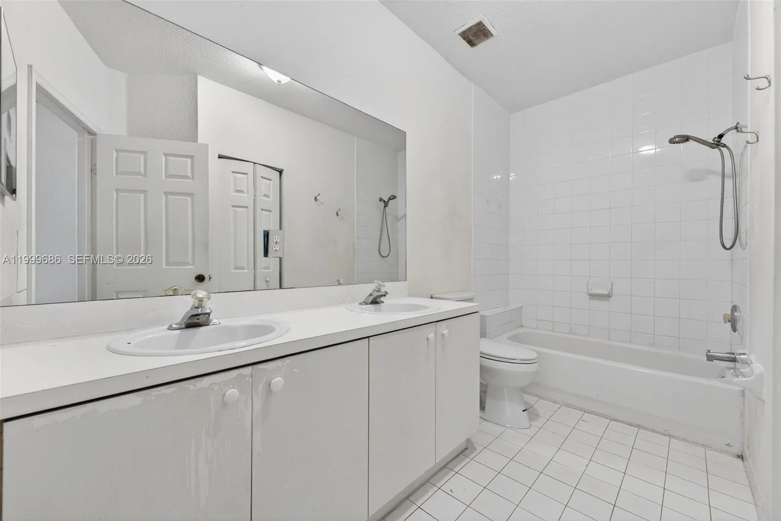 7802 Catalina Cir, Tamarac, Florida 33321, Tamarac, Florida 33321, 2 Bedrooms Bedrooms, ,2 BathroomsBathrooms,Residential,For Sale,7802 Catalina Cir, Tamarac, Florida 33321,A11999686