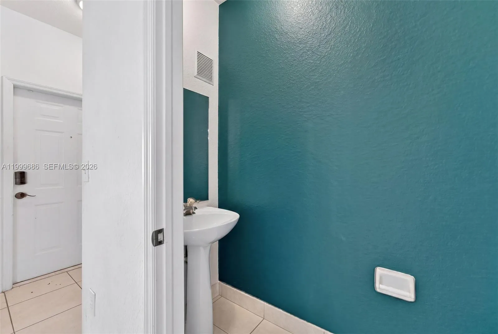 7802 Catalina Cir, Tamarac, Florida 33321, Tamarac, Florida 33321, 2 Bedrooms Bedrooms, ,2 BathroomsBathrooms,Residential,For Sale,7802 Catalina Cir, Tamarac, Florida 33321,A11999686