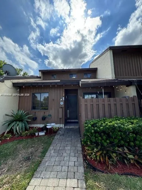 4183 Sw 87th Ter, Davie, Florida 33328, Davie, Florida 33328, 2 Bedrooms Bedrooms, ,2 BathroomsBathrooms,Residential Lease,For Rent,4183 Sw 87th Ter, Davie, Florida 33328,A11994544