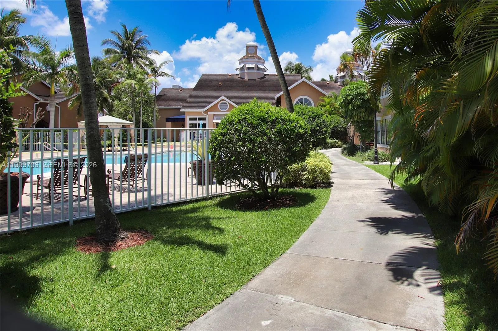 10681 Sw 156th Pl 402, Miami, Florida 33196, Miami, Florida 33196, 1 Bedroom Bedrooms, ,1 BathroomBathrooms,Residential Lease,For Rent,10681 Sw 156th Pl 402, Miami, Florida 33196,A11999706