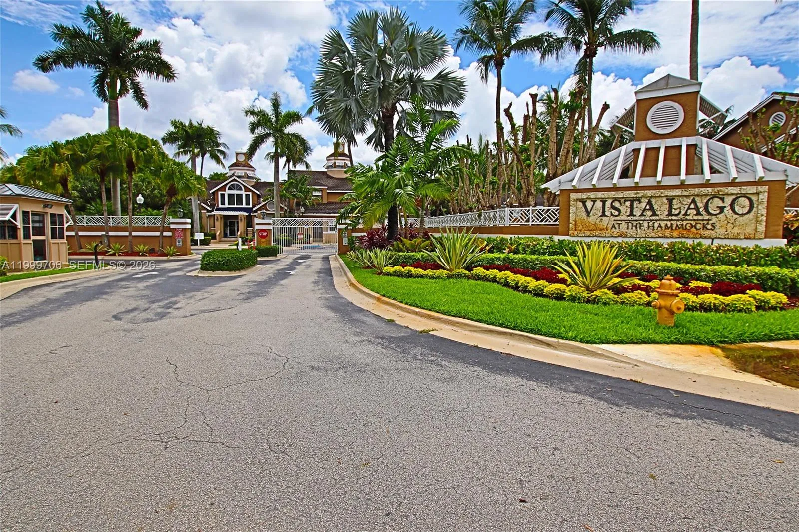 Gated entrance to Vista Lago
