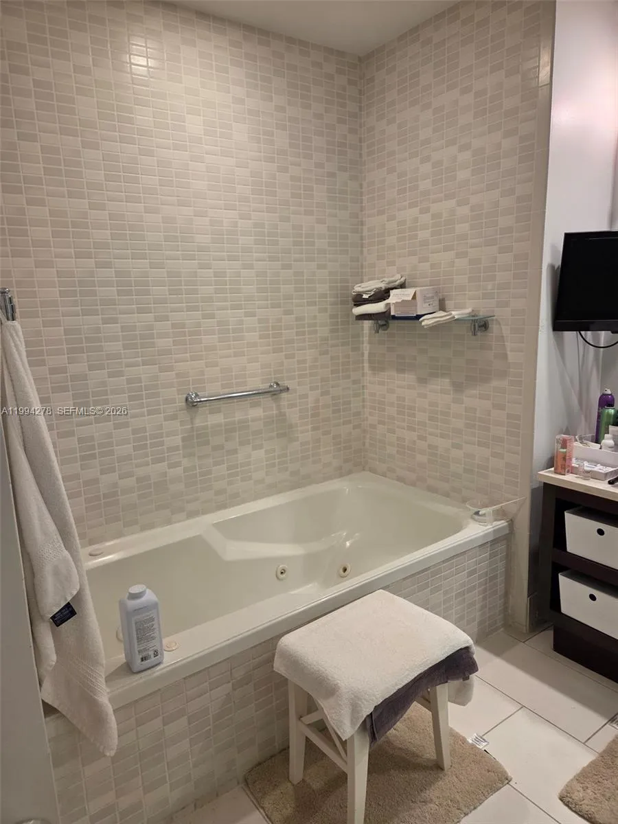 5300 Nw 87th Ave 416, Doral, Florida 33178, Doral, Florida 33178, 1 Bedroom Bedrooms, ,2 BathroomsBathrooms,Residential,For Sale,5300 Nw 87th Ave 416, Doral, Florida 33178,A11994278