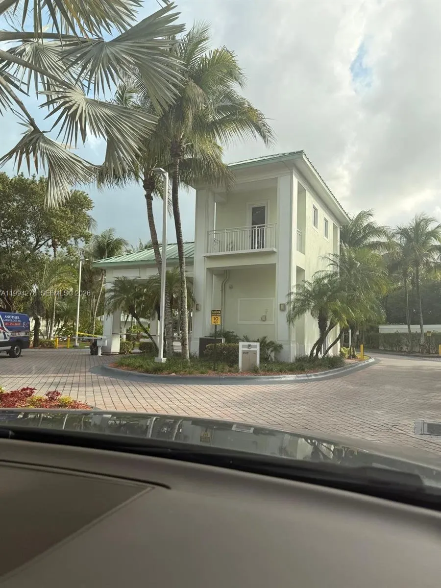 5300 Nw 87th Ave 416, Doral, Florida 33178, Doral, Florida 33178, 1 Bedroom Bedrooms, ,2 BathroomsBathrooms,Residential,For Sale,5300 Nw 87th Ave 416, Doral, Florida 33178,A11994278