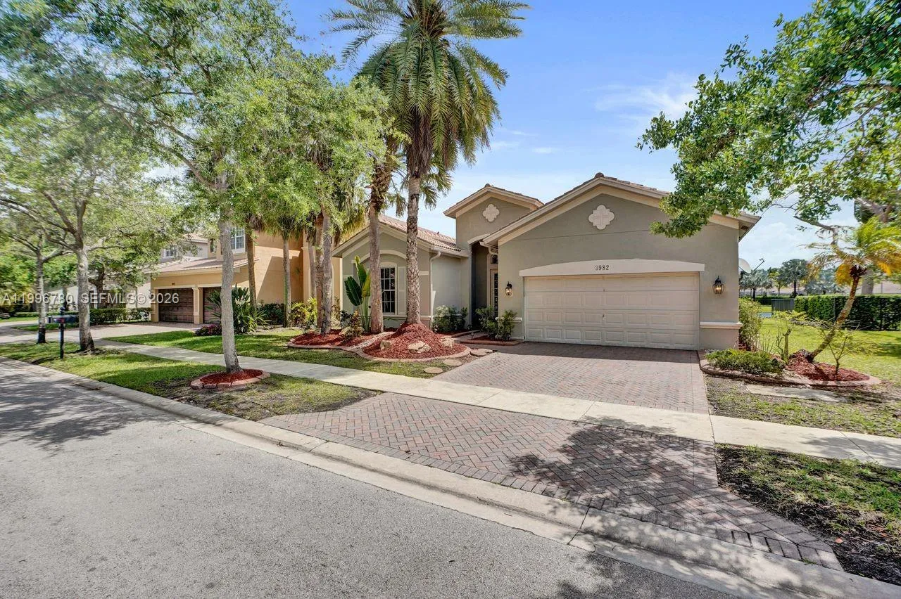 3982 W Whitewater Ave, Weston, Florida 33332, Weston, Florida 33332, 4 Bedrooms Bedrooms, ,3 BathroomsBathrooms,Residential,For Sale,3982 W Whitewater Ave, Weston, Florida 33332,A11996780