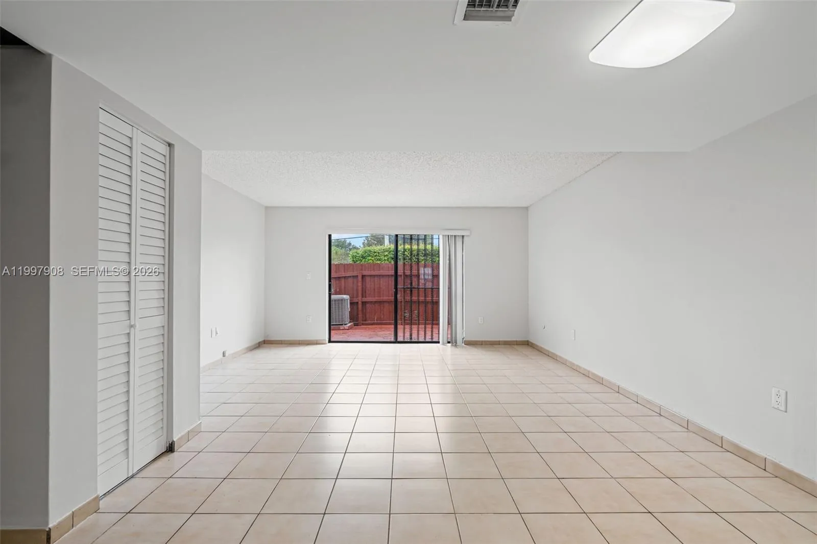 319 Nw 109th Ave 3b, Miami, Florida 33172, Miami, Florida 33172, 2 Bedrooms Bedrooms, ,1 BathroomBathrooms,Residential Lease,For Rent,319 Nw 109th Ave 3b, Miami, Florida 33172,A11997908