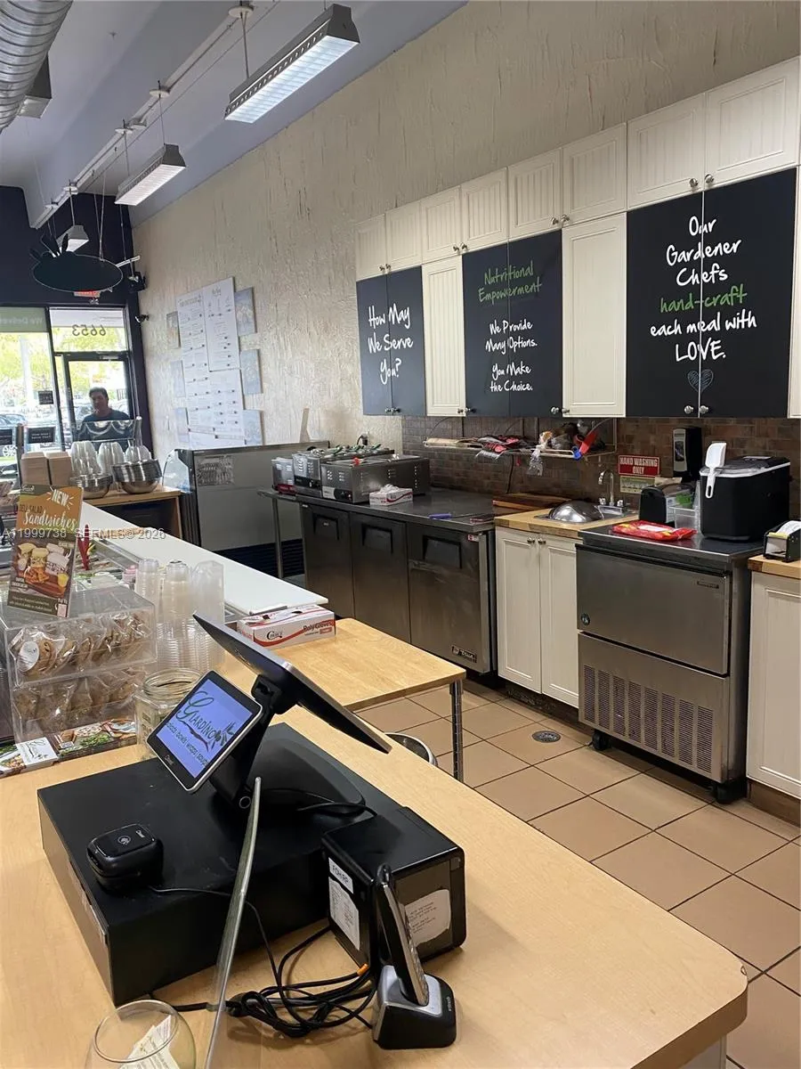 6653 S Dixie Hwy, South Miami, Florida 33143, South Miami, Florida 33143, ,Business Opportunity,For Sale,6653 S Dixie Hwy, South Miami, Florida 33143,A11999738