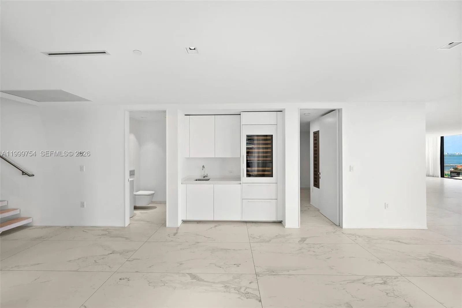 1000 Biscayne Blvd 1201, Miami, Florida 33132, Miami, Florida 33132, 6 Bedrooms Bedrooms, ,6 BathroomsBathrooms,Residential Lease,For Rent,1000 Biscayne Blvd 1201, Miami, Florida 33132,A11999754