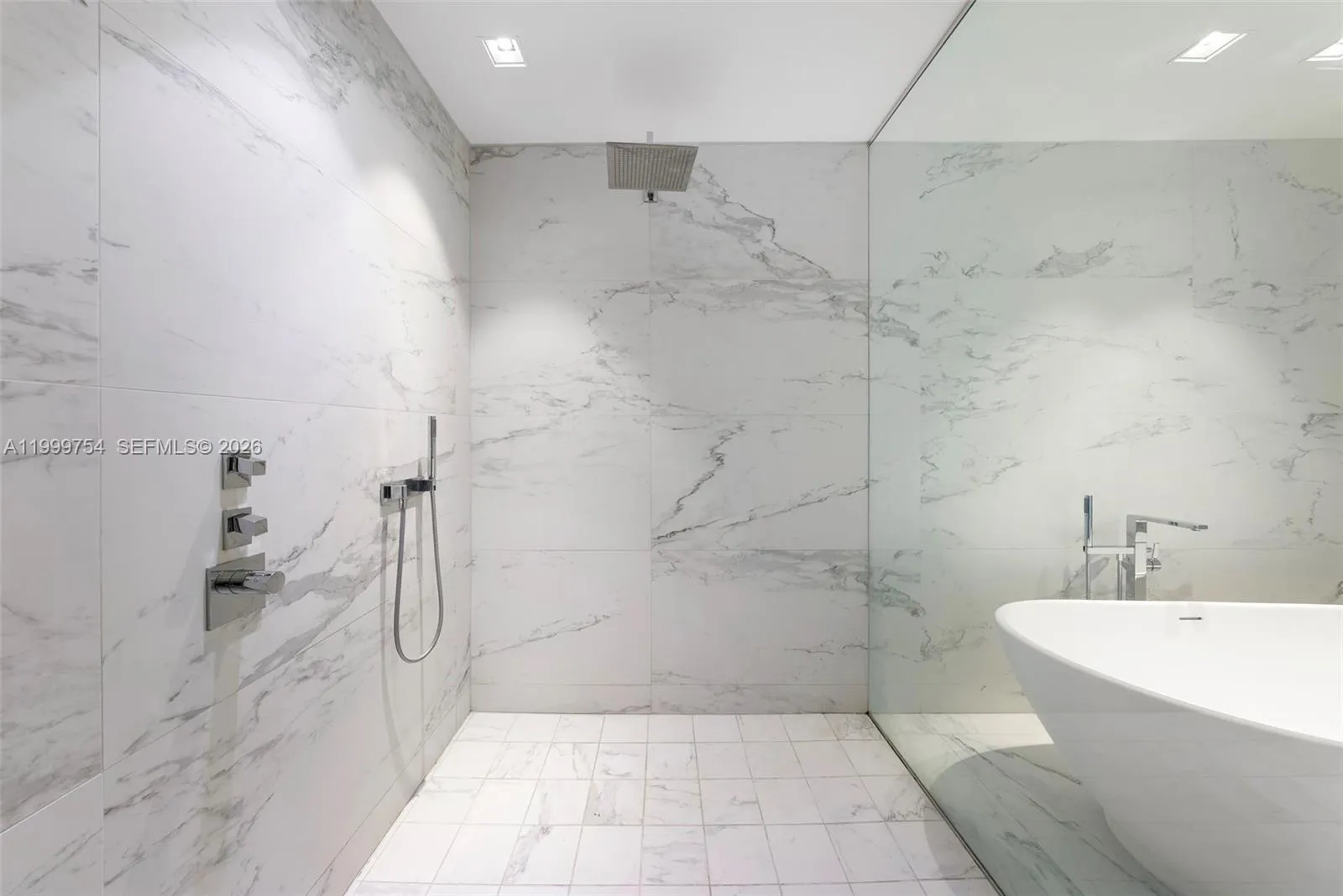 1000 Biscayne Blvd 1201, Miami, Florida 33132, Miami, Florida 33132, 6 Bedrooms Bedrooms, ,6 BathroomsBathrooms,Residential Lease,For Rent,1000 Biscayne Blvd 1201, Miami, Florida 33132,A11999754