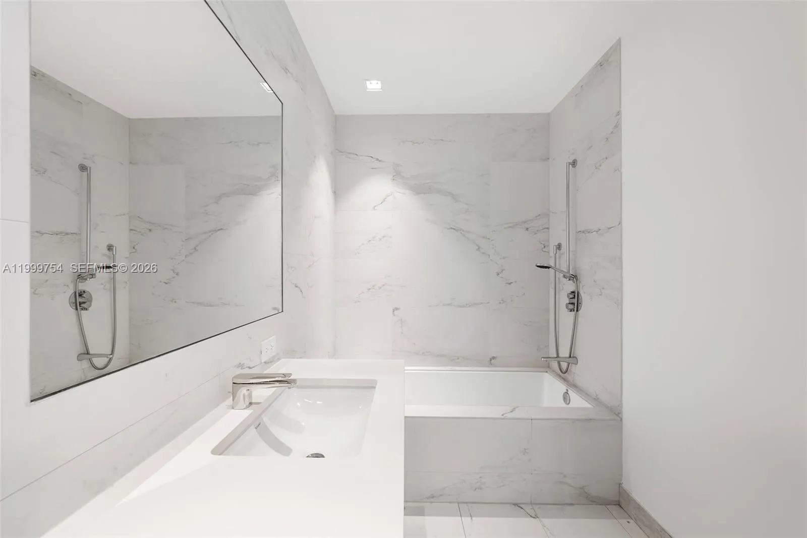 1000 Biscayne Blvd 1201, Miami, Florida 33132, Miami, Florida 33132, 6 Bedrooms Bedrooms, ,6 BathroomsBathrooms,Residential Lease,For Rent,1000 Biscayne Blvd 1201, Miami, Florida 33132,A11999754