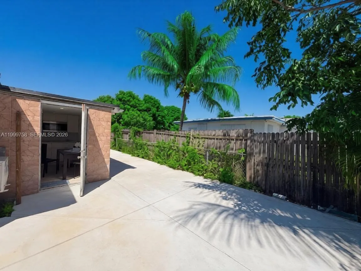 15841 Nw 18th Pl B, Miami Gardens, Florida 33054, Miami Gardens, Florida 33054, 1 Bedroom Bedrooms, ,1 BathroomBathrooms,Residential Lease,For Rent,15841 Nw 18th Pl B, Miami Gardens, Florida 33054,A11999758