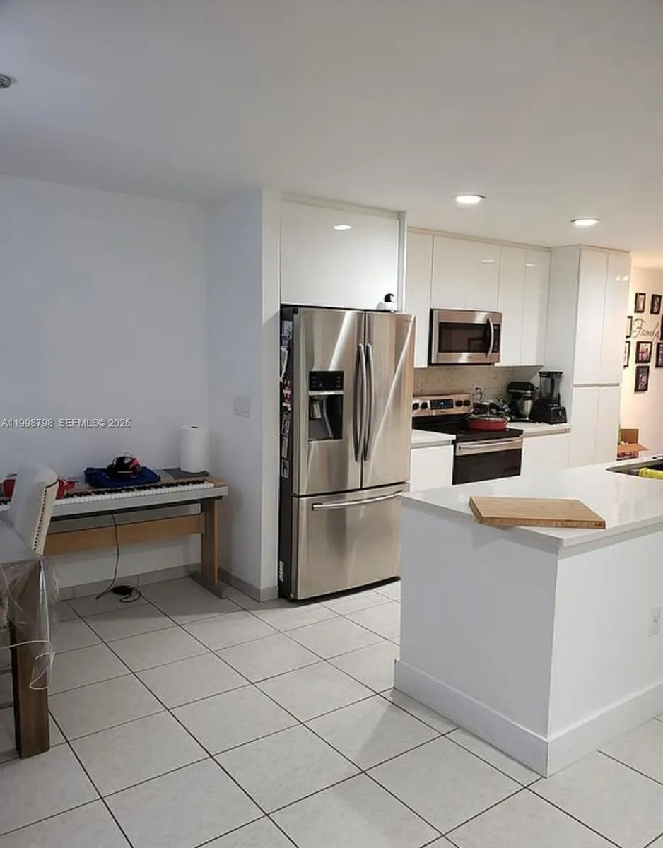 3301 Raleigh St 4a, Hollywood, Florida 33021, Hollywood, Florida 33021, 4 Bedrooms Bedrooms, ,2 BathroomsBathrooms,Residential,For Sale,3301 Raleigh St 4a, Hollywood, Florida 33021,A11998798