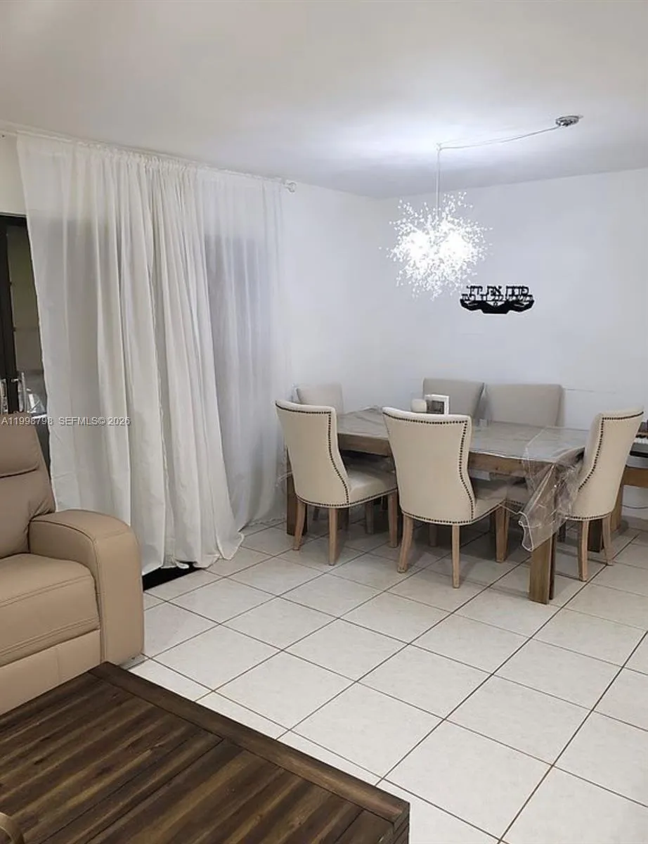 3301 Raleigh St 4a, Hollywood, Florida 33021, Hollywood, Florida 33021, 4 Bedrooms Bedrooms, ,2 BathroomsBathrooms,Residential,For Sale,3301 Raleigh St 4a, Hollywood, Florida 33021,A11998798