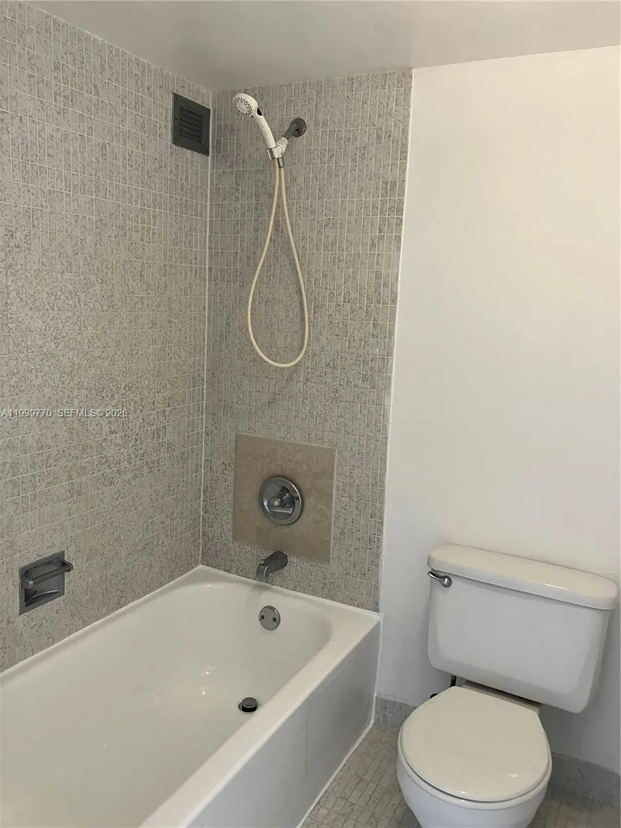 17021 N Bay Rd 409, Sunny Isles Beach, Florida 331, Sunny Isles Beach, Florida 33160, 2 Bedrooms Bedrooms, ,2 BathroomsBathrooms,Residential Lease,For Rent,17021 N Bay Rd 409, Sunny Isles Beach, Florida 331,A11999770