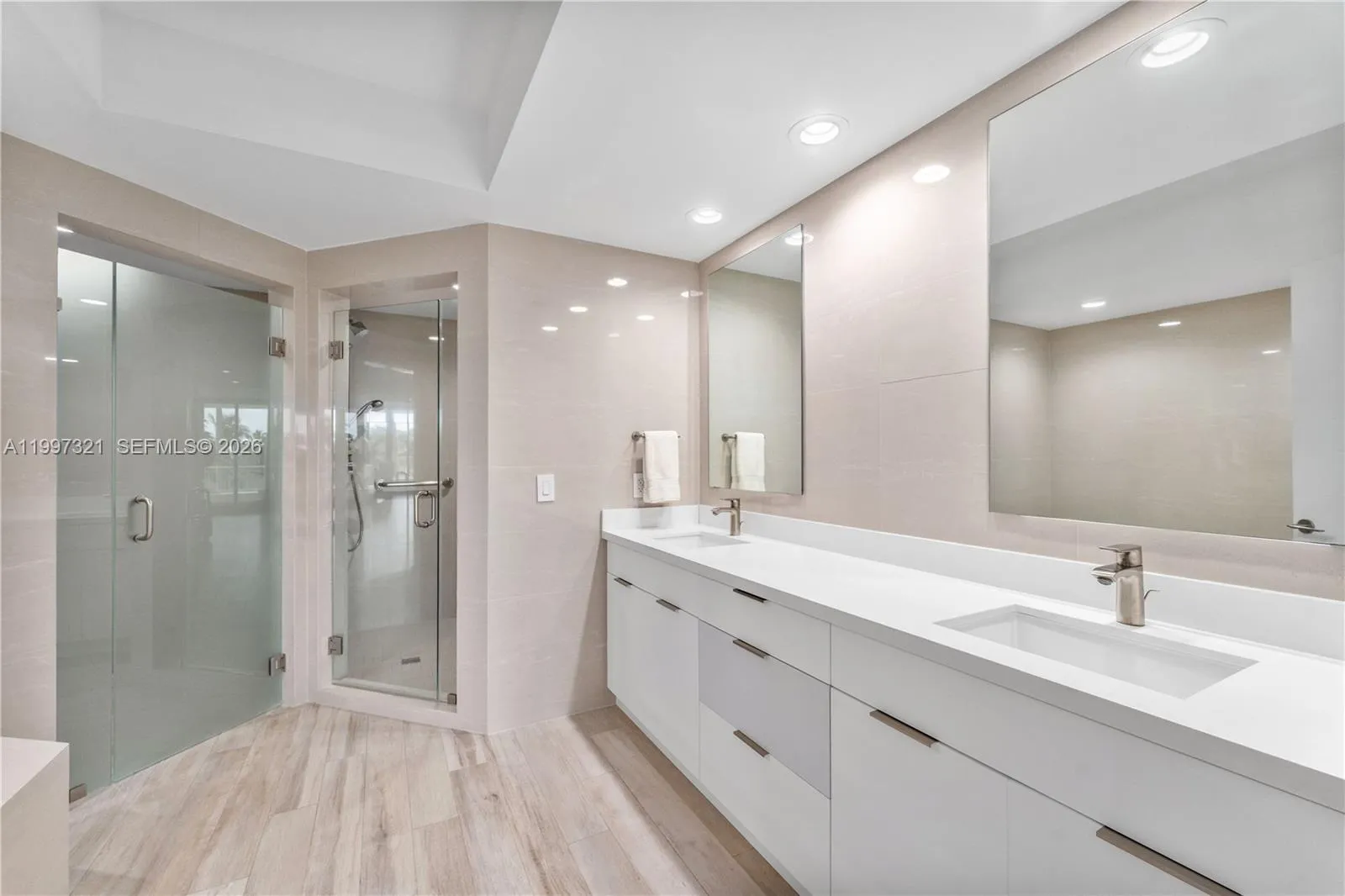 791 Crandon Blvd 405, Key Biscayne, Florida 33149, Key Biscayne, Florida 33149, 3 Bedrooms Bedrooms, ,4 BathroomsBathrooms,Residential,For Sale,791 Crandon Blvd 405, Key Biscayne, Florida 33149,A11997321
