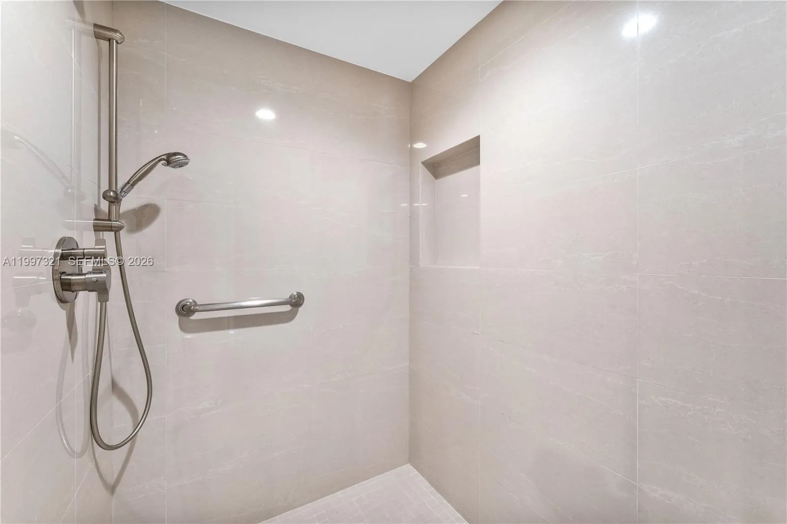 791 Crandon Blvd 405, Key Biscayne, Florida 33149, Key Biscayne, Florida 33149, 3 Bedrooms Bedrooms, ,4 BathroomsBathrooms,Residential,For Sale,791 Crandon Blvd 405, Key Biscayne, Florida 33149,A11997321