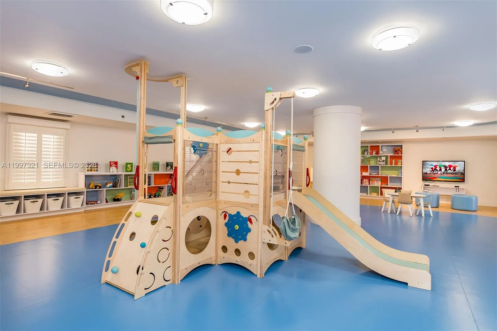 791 Crandon Blvd 405, Key Biscayne, Florida 33149, Key Biscayne, Florida 33149, 3 Bedrooms Bedrooms, ,4 BathroomsBathrooms,Residential,For Sale,791 Crandon Blvd 405, Key Biscayne, Florida 33149,A11997321