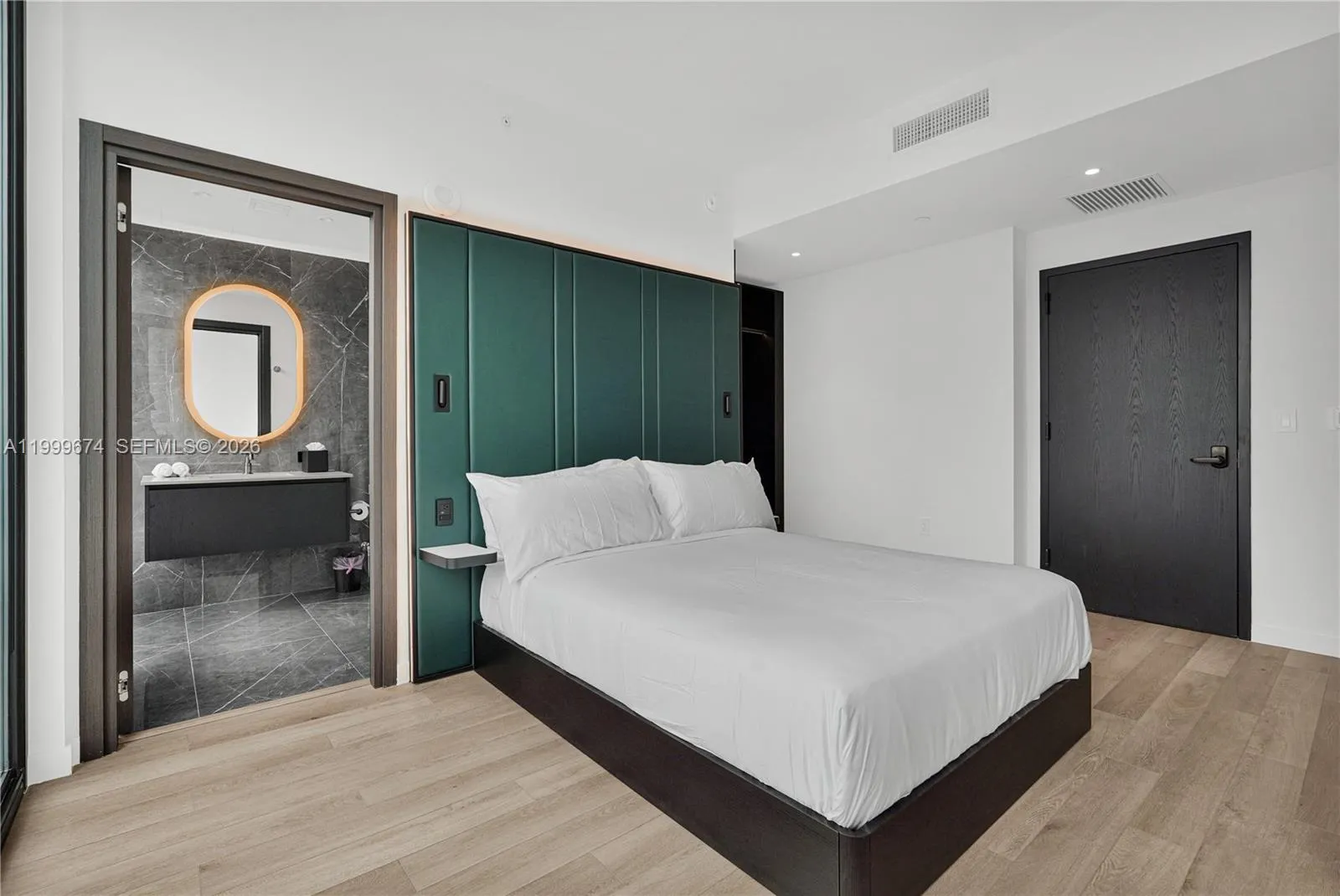 20 Ne 11th St 3110, Miami, Florida 33132, Miami, Florida 33132, 2 Bedrooms Bedrooms, ,2 BathroomsBathrooms,Residential,For Sale,20 Ne 11th St 3110, Miami, Florida 33132,A11999674