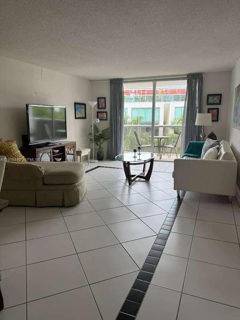 Miami Beach, Florida 33140, 2 Bedrooms Bedrooms, ,2 BathroomsBathrooms,Residential Lease,For Rent,A11999810