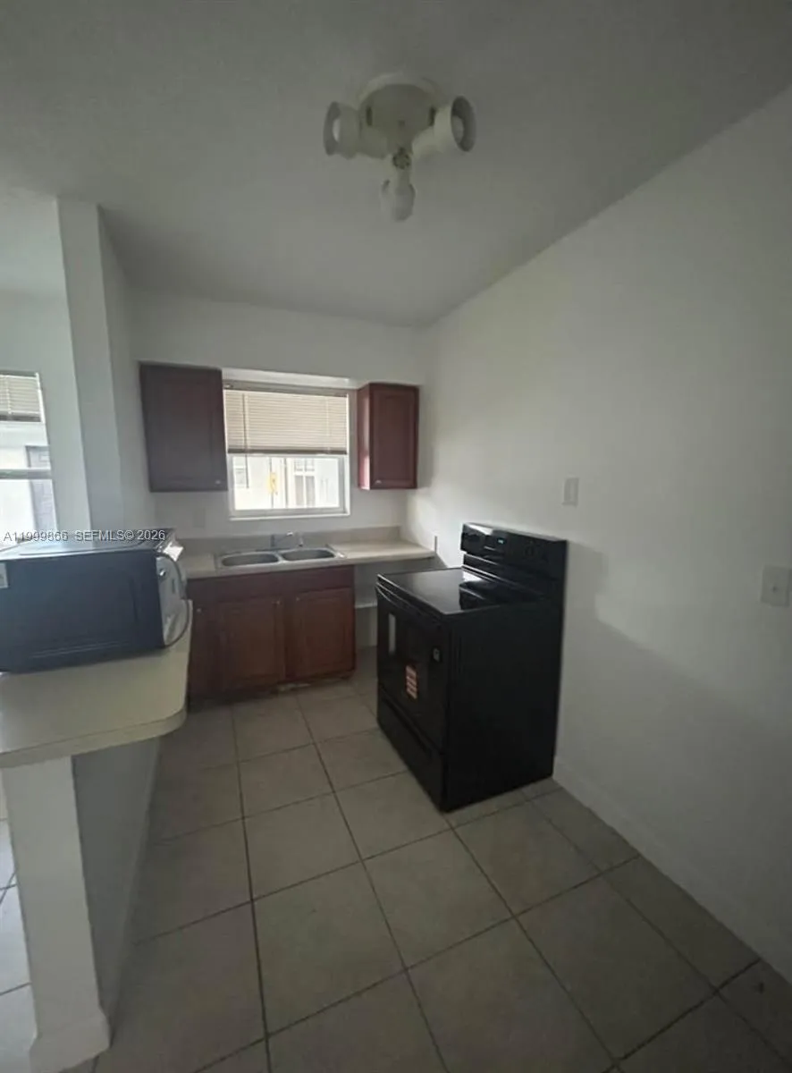 1119 Ne 15th St 6, Fort Lauderdale, Florida 33304, Fort Lauderdale, Florida 33304, 1 Bedroom Bedrooms, ,1 BathroomBathrooms,Residential Lease,For Rent,1119 Ne 15th St 6, Fort Lauderdale, Florida 33304,A11999866