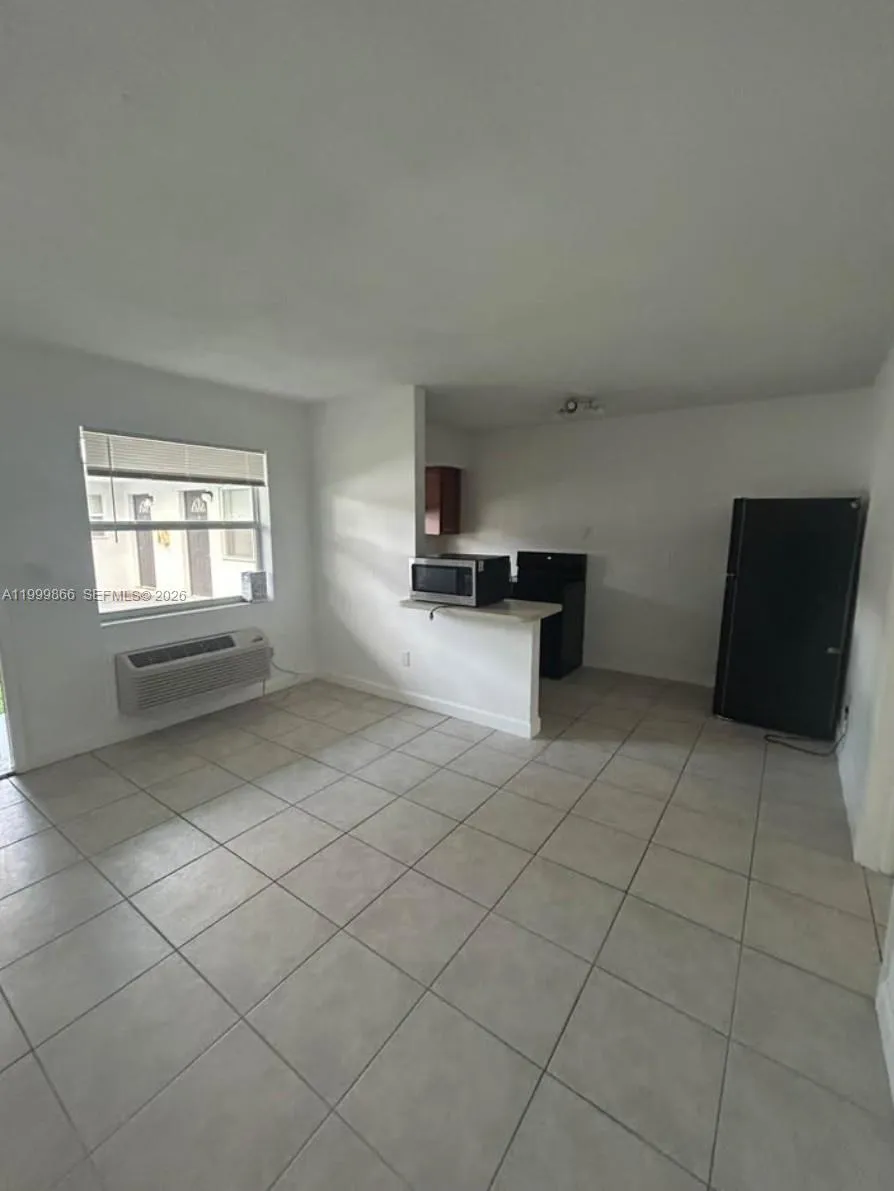 1119 Ne 15th St 6, Fort Lauderdale, Florida 33304, Fort Lauderdale, Florida 33304, 1 Bedroom Bedrooms, ,1 BathroomBathrooms,Residential Lease,For Rent,1119 Ne 15th St 6, Fort Lauderdale, Florida 33304,A11999866