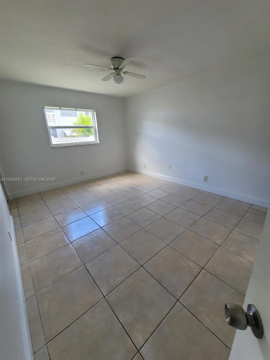 241 Se 9th Ave 104, Pompano Beach, Florida 33060, Pompano Beach, Florida 33060, 2 Bedrooms Bedrooms, ,2 BathroomsBathrooms,Residential,For Sale,241 Se 9th Ave 104, Pompano Beach, Florida 33060,A11998551
