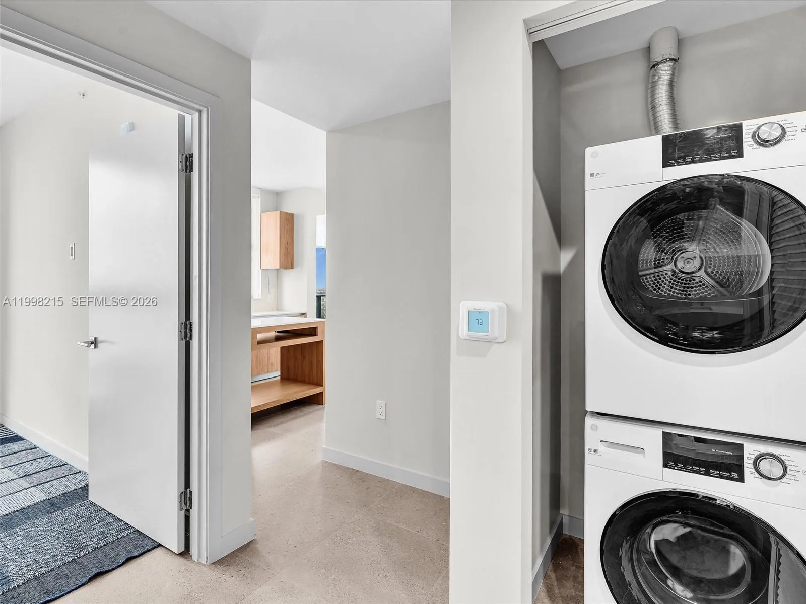 11 Ne 6th Street 2214, Miami, Florida 33132, Miami, Florida 33132, 2 Bedrooms Bedrooms, ,2 BathroomsBathrooms,Residential,For Sale,11 Ne 6th Street 2214, Miami, Florida 33132,A11998215