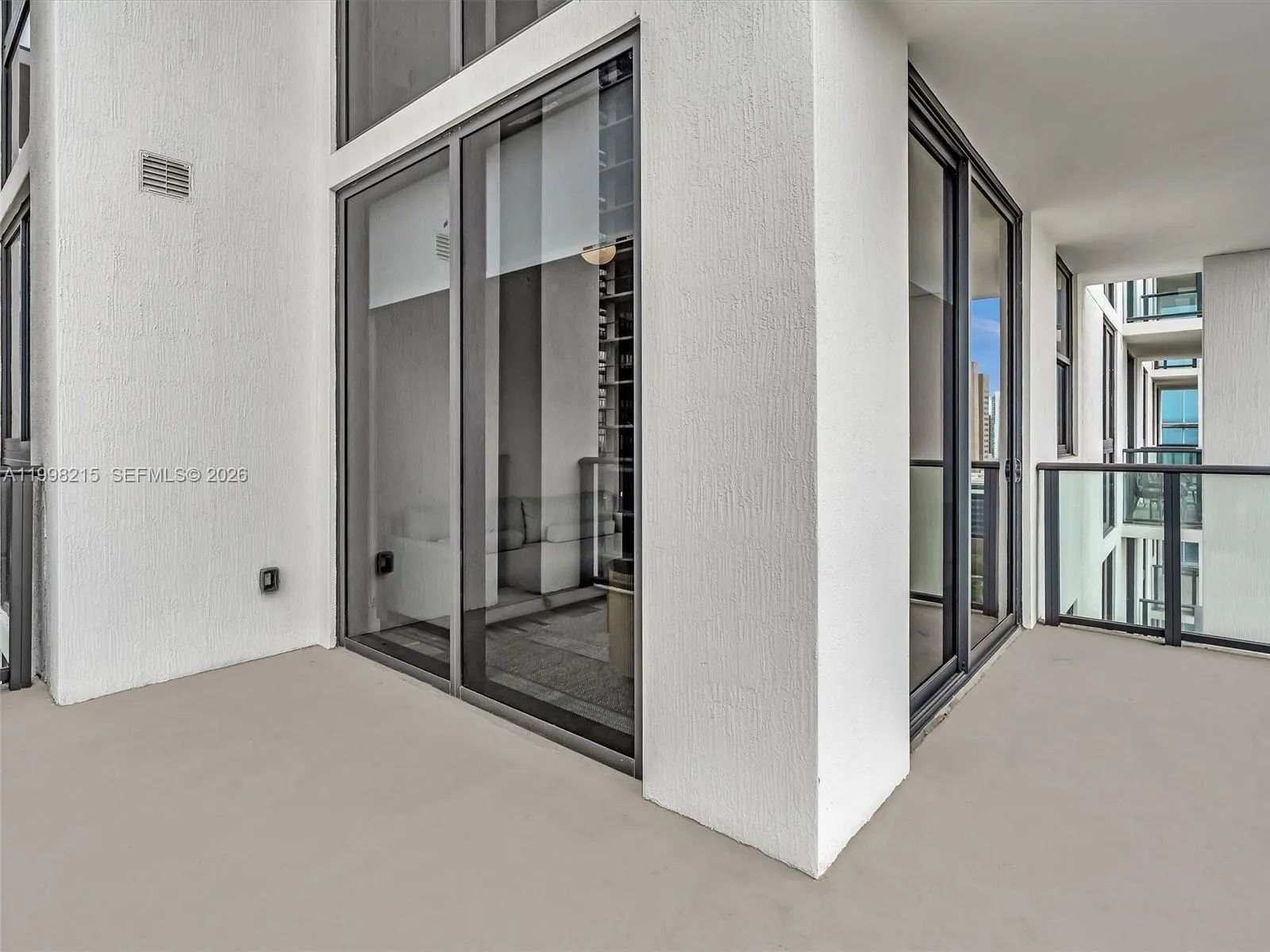 11 Ne 6th Street 2214, Miami, Florida 33132, Miami, Florida 33132, 2 Bedrooms Bedrooms, ,2 BathroomsBathrooms,Residential,For Sale,11 Ne 6th Street 2214, Miami, Florida 33132,A11998215