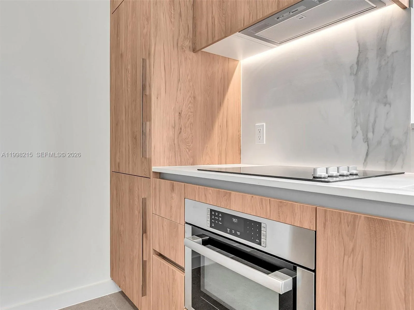 11 Ne 6th Street 2214, Miami, Florida 33132, Miami, Florida 33132, 2 Bedrooms Bedrooms, ,2 BathroomsBathrooms,Residential,For Sale,11 Ne 6th Street 2214, Miami, Florida 33132,A11998215
