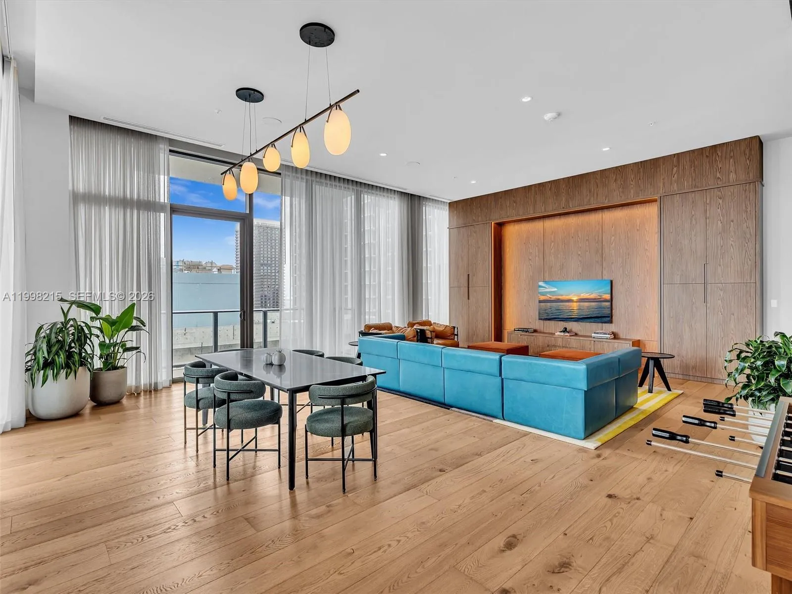 11 Ne 6th Street 2214, Miami, Florida 33132, Miami, Florida 33132, 2 Bedrooms Bedrooms, ,2 BathroomsBathrooms,Residential,For Sale,11 Ne 6th Street 2214, Miami, Florida 33132,A11998215