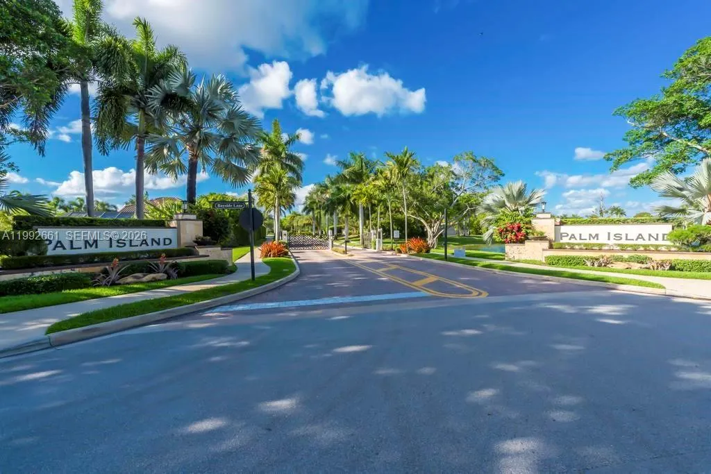 343 Coconut Cir, Weston, Florida 33326, Weston, Florida 33326, 5 Bedrooms Bedrooms, ,4 BathroomsBathrooms,Residential,For Sale,343 Coconut Cir, Weston, Florida 33326,A11992661