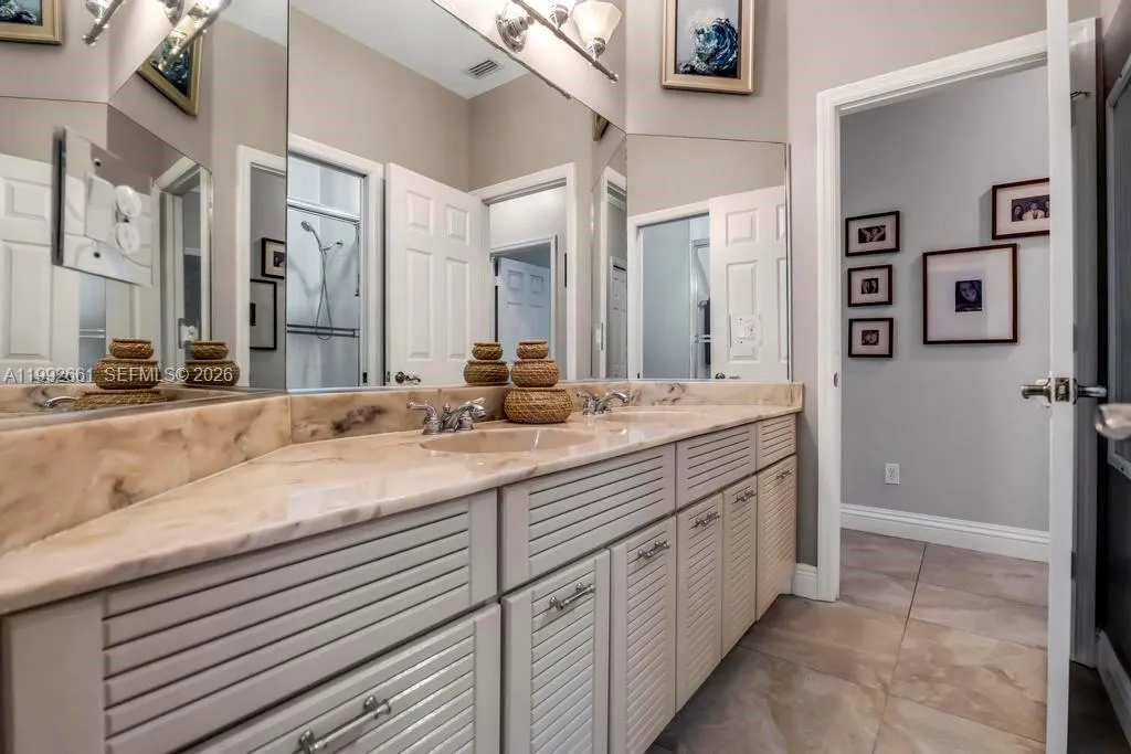 343 Coconut Cir, Weston, Florida 33326, Weston, Florida 33326, 5 Bedrooms Bedrooms, ,4 BathroomsBathrooms,Residential,For Sale,343 Coconut Cir, Weston, Florida 33326,A11992661