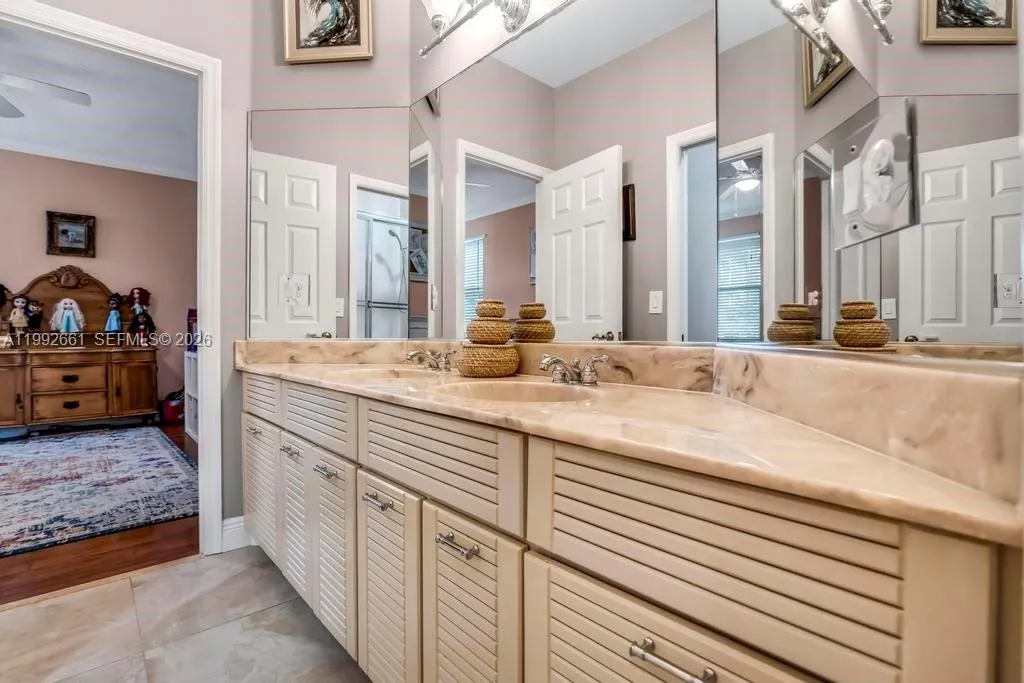 343 Coconut Cir, Weston, Florida 33326, Weston, Florida 33326, 5 Bedrooms Bedrooms, ,4 BathroomsBathrooms,Residential,For Sale,343 Coconut Cir, Weston, Florida 33326,A11992661