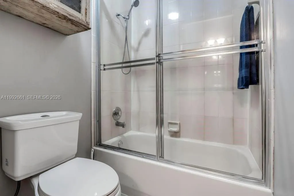 343 Coconut Cir, Weston, Florida 33326, Weston, Florida 33326, 5 Bedrooms Bedrooms, ,4 BathroomsBathrooms,Residential,For Sale,343 Coconut Cir, Weston, Florida 33326,A11992661