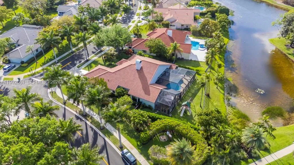 343 Coconut Cir, Weston, Florida 33326, Weston, Florida 33326, 5 Bedrooms Bedrooms, ,4 BathroomsBathrooms,Residential,For Sale,343 Coconut Cir, Weston, Florida 33326,A11992661