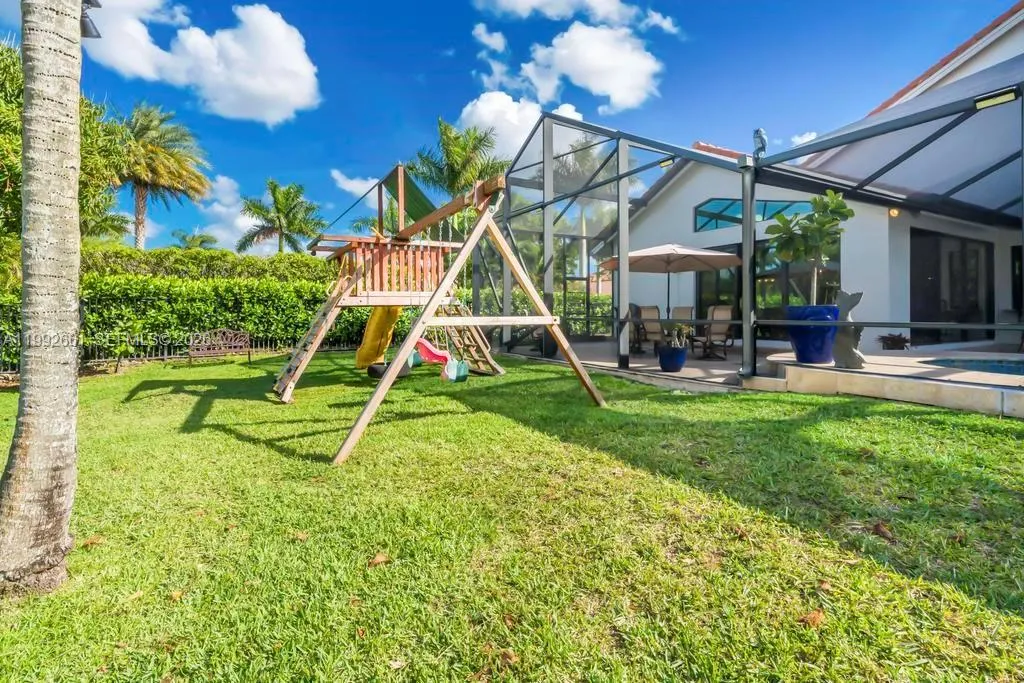 343 Coconut Cir, Weston, Florida 33326, Weston, Florida 33326, 5 Bedrooms Bedrooms, ,4 BathroomsBathrooms,Residential,For Sale,343 Coconut Cir, Weston, Florida 33326,A11992661