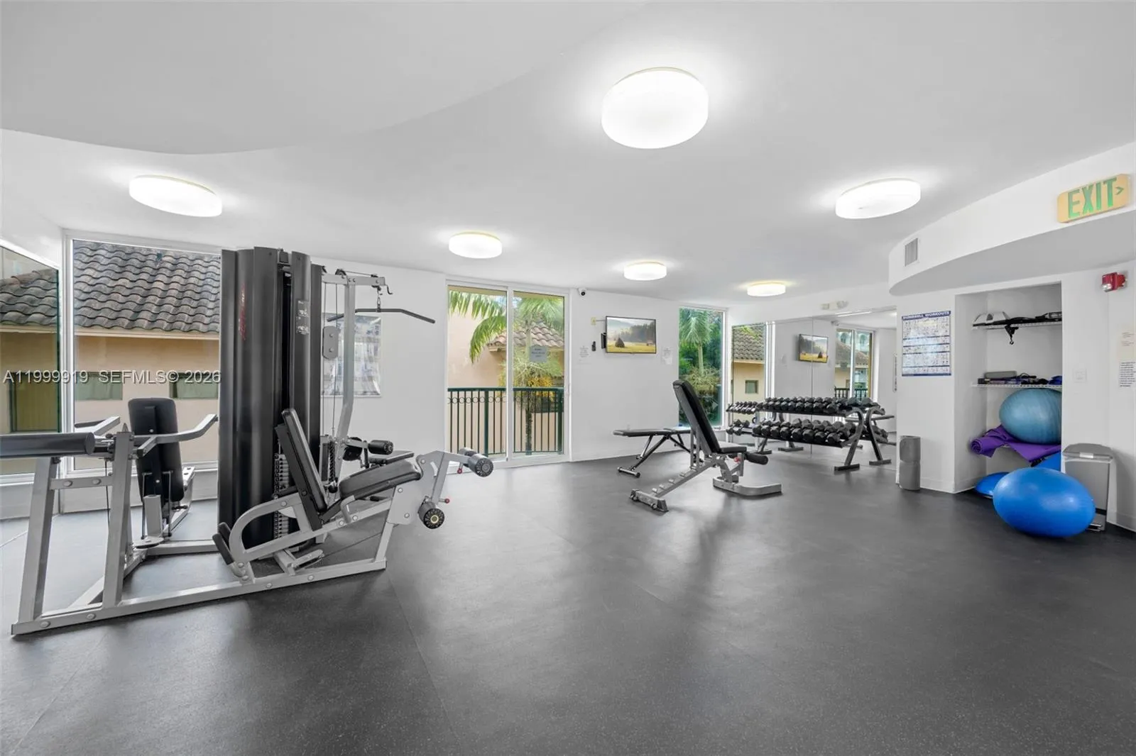 8888 Collins Ave 105, Surfside, Florida 33154, Surfside, Florida 33154, 1 Bedroom Bedrooms, ,1 BathroomBathrooms,Residential Lease,For Rent,8888 Collins Ave 105, Surfside, Florida 33154,A11999919