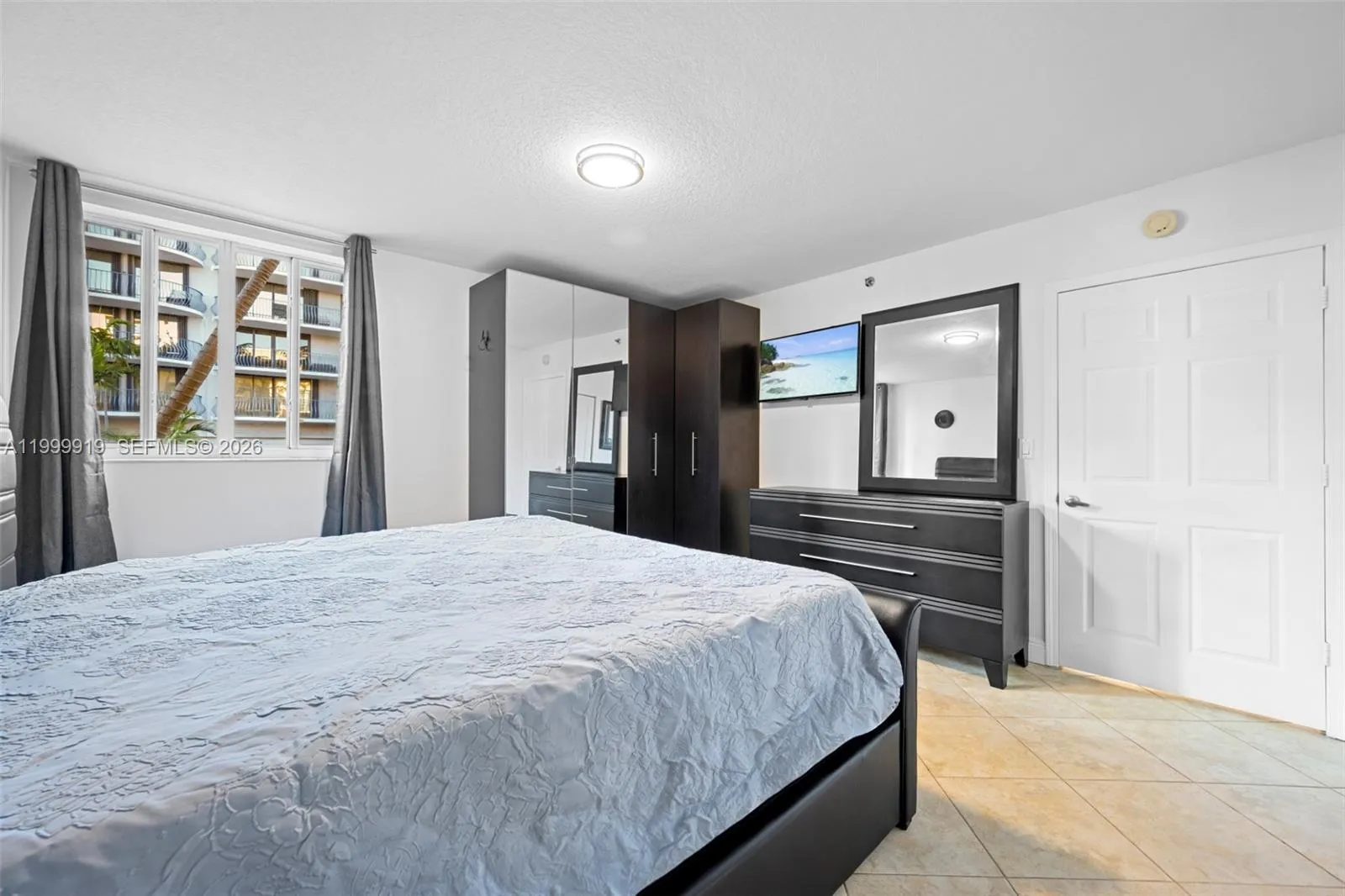 8888 Collins Ave 105, Surfside, Florida 33154, Surfside, Florida 33154, 1 Bedroom Bedrooms, ,1 BathroomBathrooms,Residential Lease,For Rent,8888 Collins Ave 105, Surfside, Florida 33154,A11999919