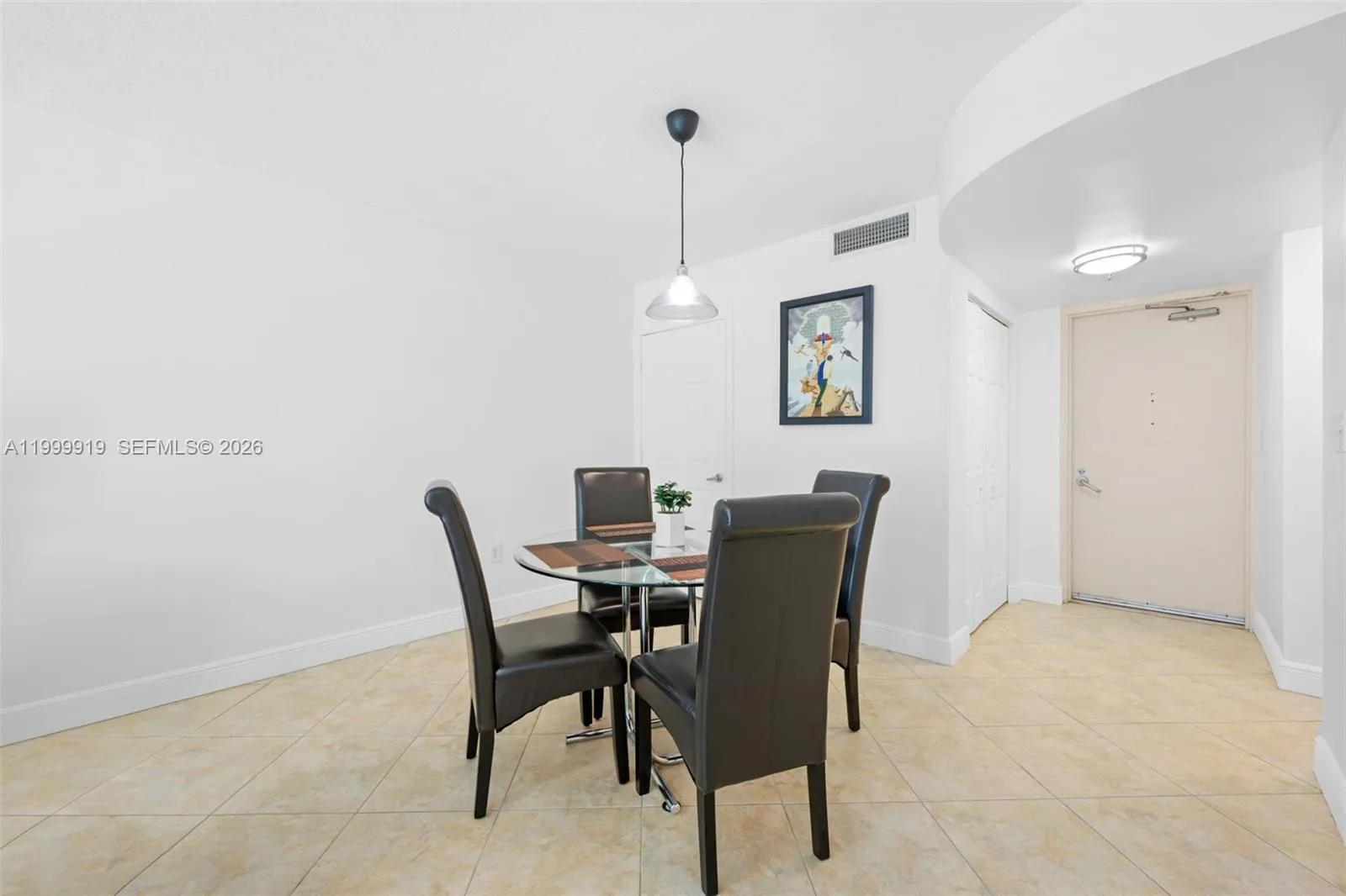 8888 Collins Ave 105, Surfside, Florida 33154, Surfside, Florida 33154, 1 Bedroom Bedrooms, ,1 BathroomBathrooms,Residential Lease,For Rent,8888 Collins Ave 105, Surfside, Florida 33154,A11999919