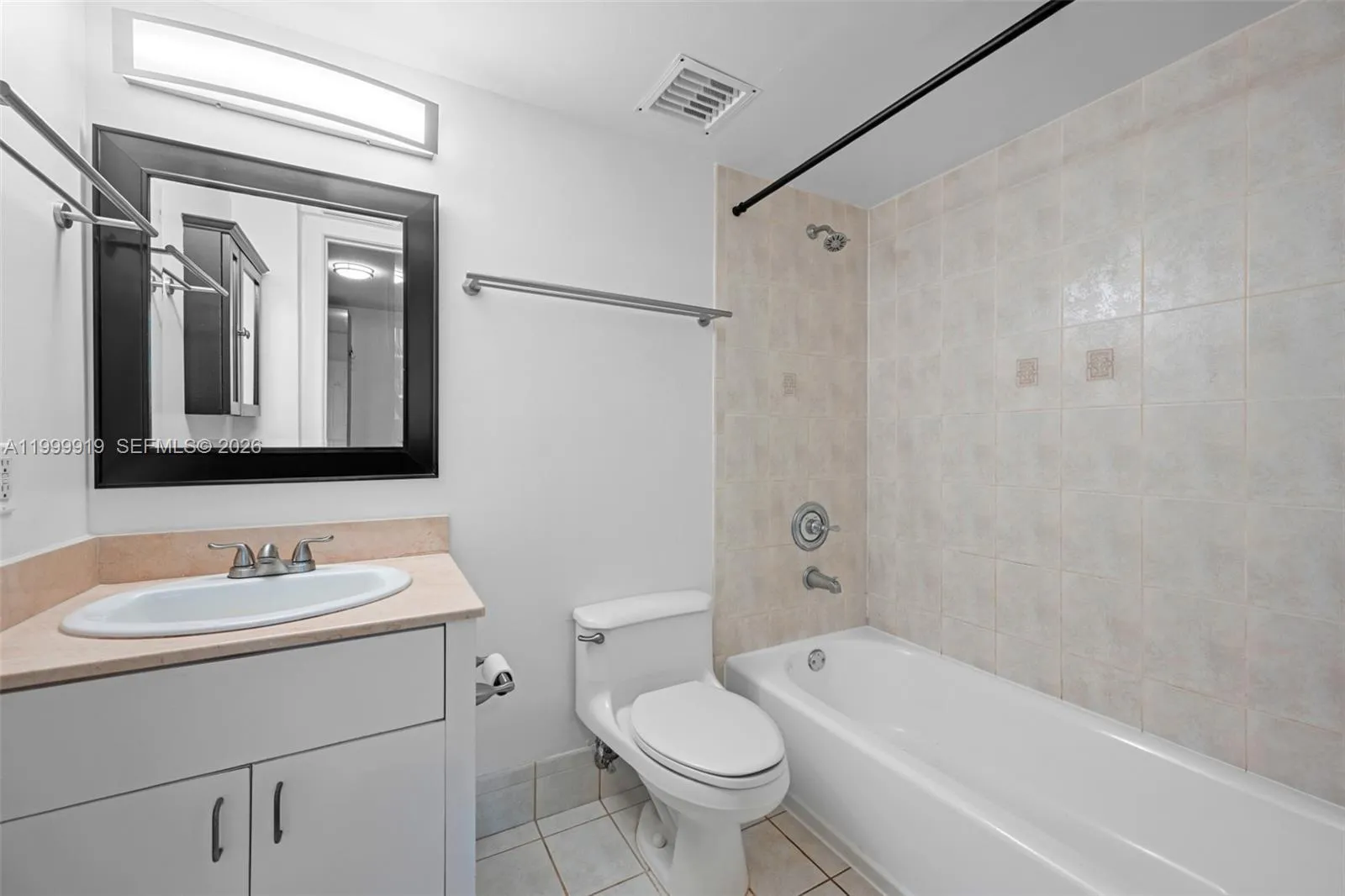 8888 Collins Ave 105, Surfside, Florida 33154, Surfside, Florida 33154, 1 Bedroom Bedrooms, ,1 BathroomBathrooms,Residential Lease,For Rent,8888 Collins Ave 105, Surfside, Florida 33154,A11999919