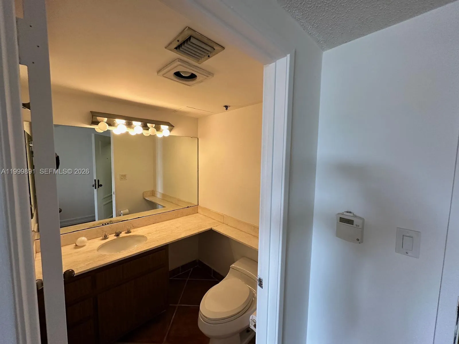 201 Crandon Blvd 304, Key Biscayne, Florida 33149, Key Biscayne, Florida 33149, 1 Bedroom Bedrooms, ,1 BathroomBathrooms,Residential Lease,For Rent,201 Crandon Blvd 304, Key Biscayne, Florida 33149,A11999891
